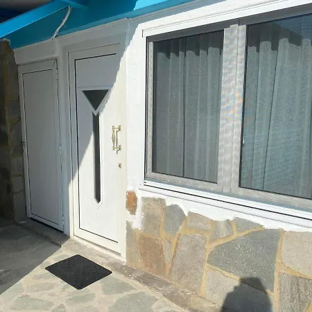 Tasos Bi Casă la țară Chrysi Ammoudia