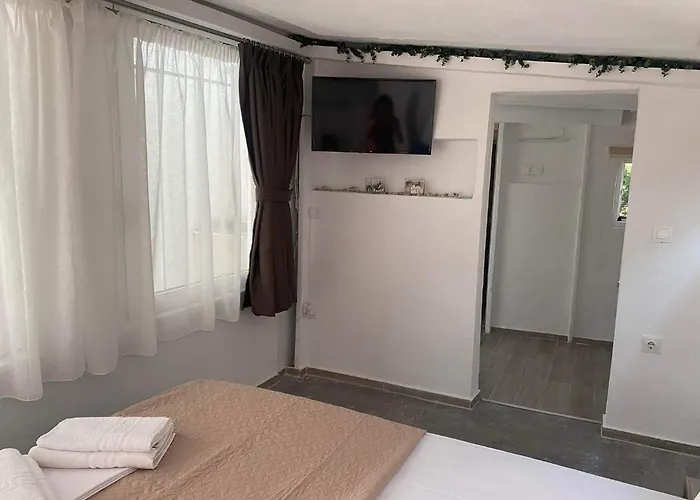 Tasos Bi